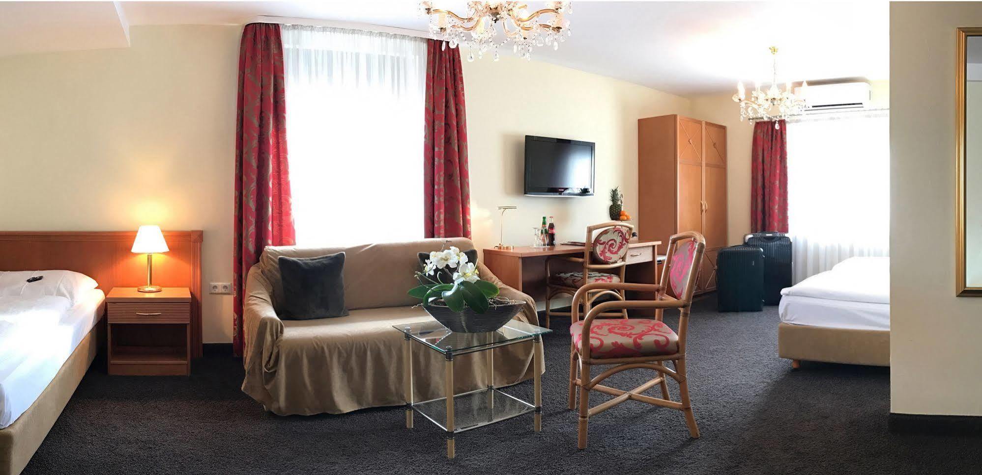 Boutiquehotel Goldhahn Bio Sport & Wellness Aalen Exterior foto